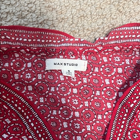Max Studio Red Patterned Top - Picture 2 of 4